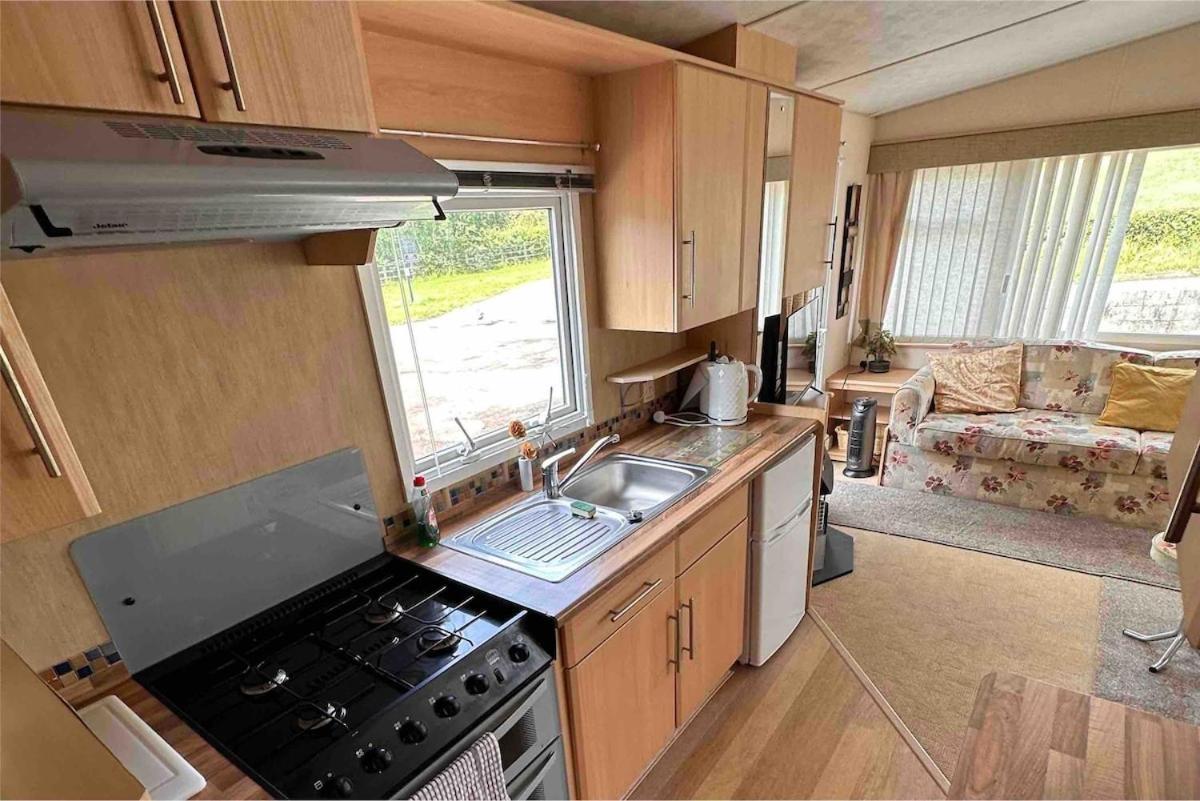 4-Bedroom Cosalt Caravan In Uddingston, Glasgow Esterno foto